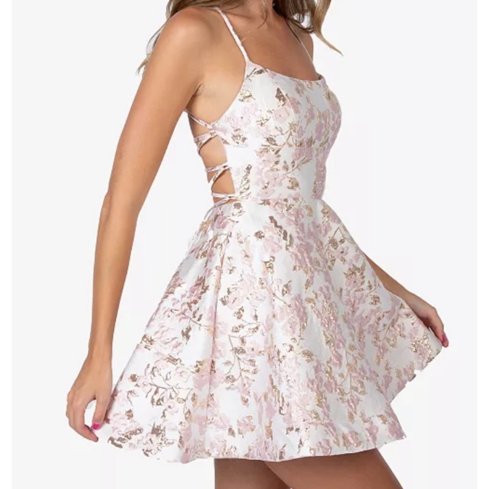 Formal Dress - Picture 3 of 4